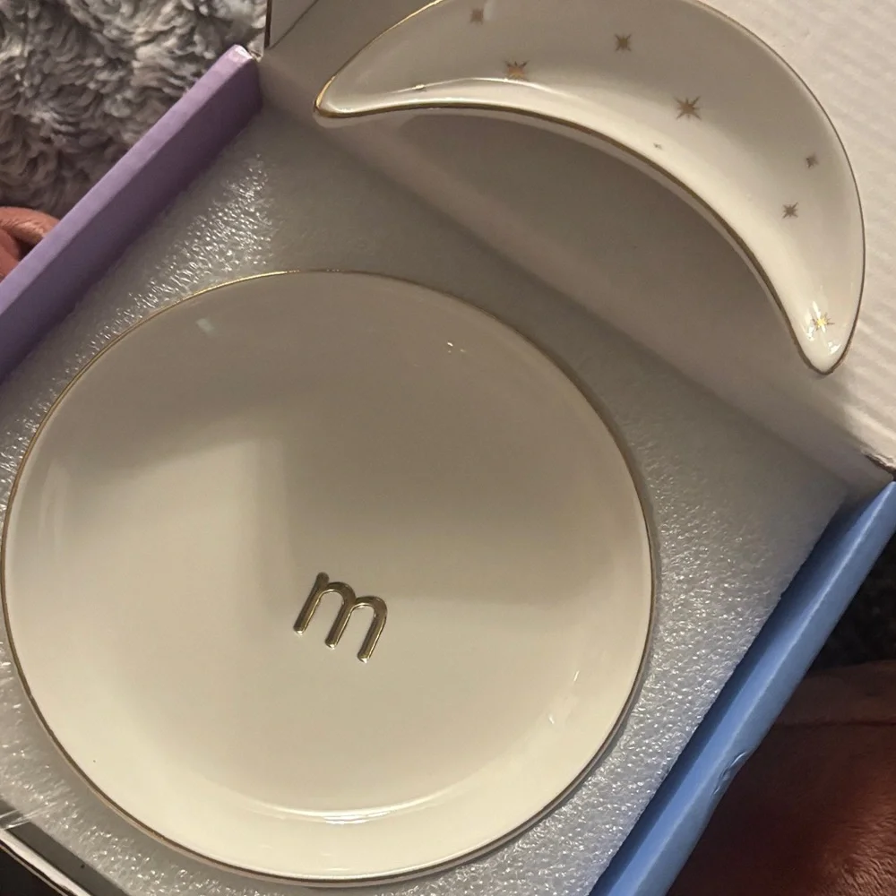“M” Monogram White and Gold Jewelry Dish Set